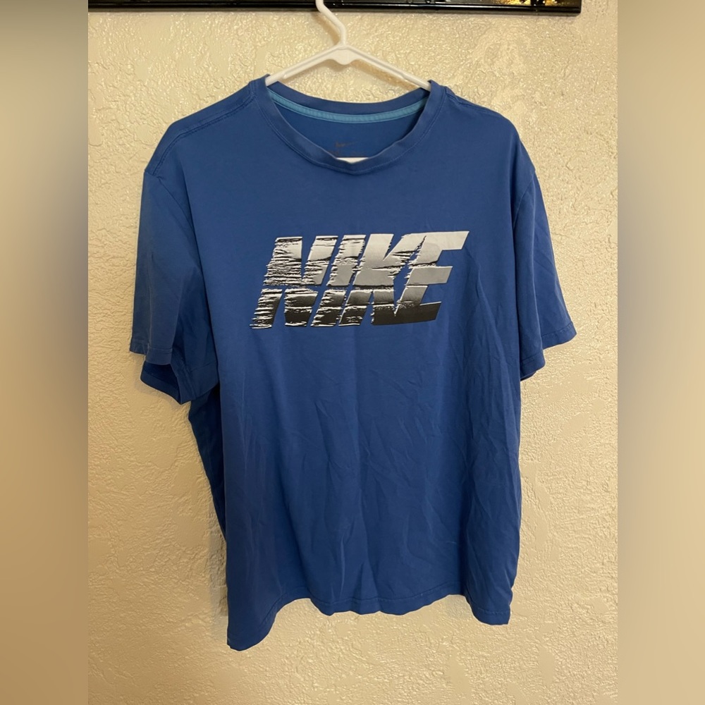 Men’s Nike T-shirt